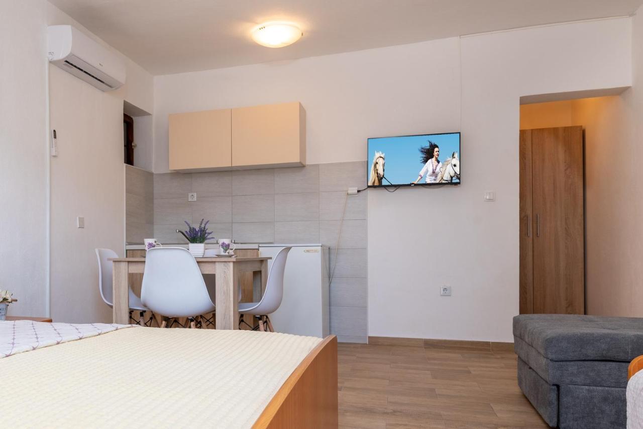 Apartmani Frane نيوم المظهر الخارجي الصورة