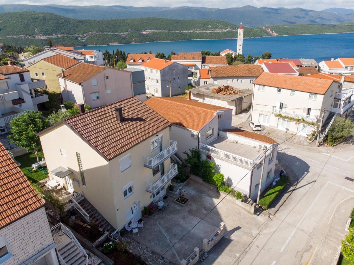 Apartmani Frane نيوم المظهر الخارجي الصورة
