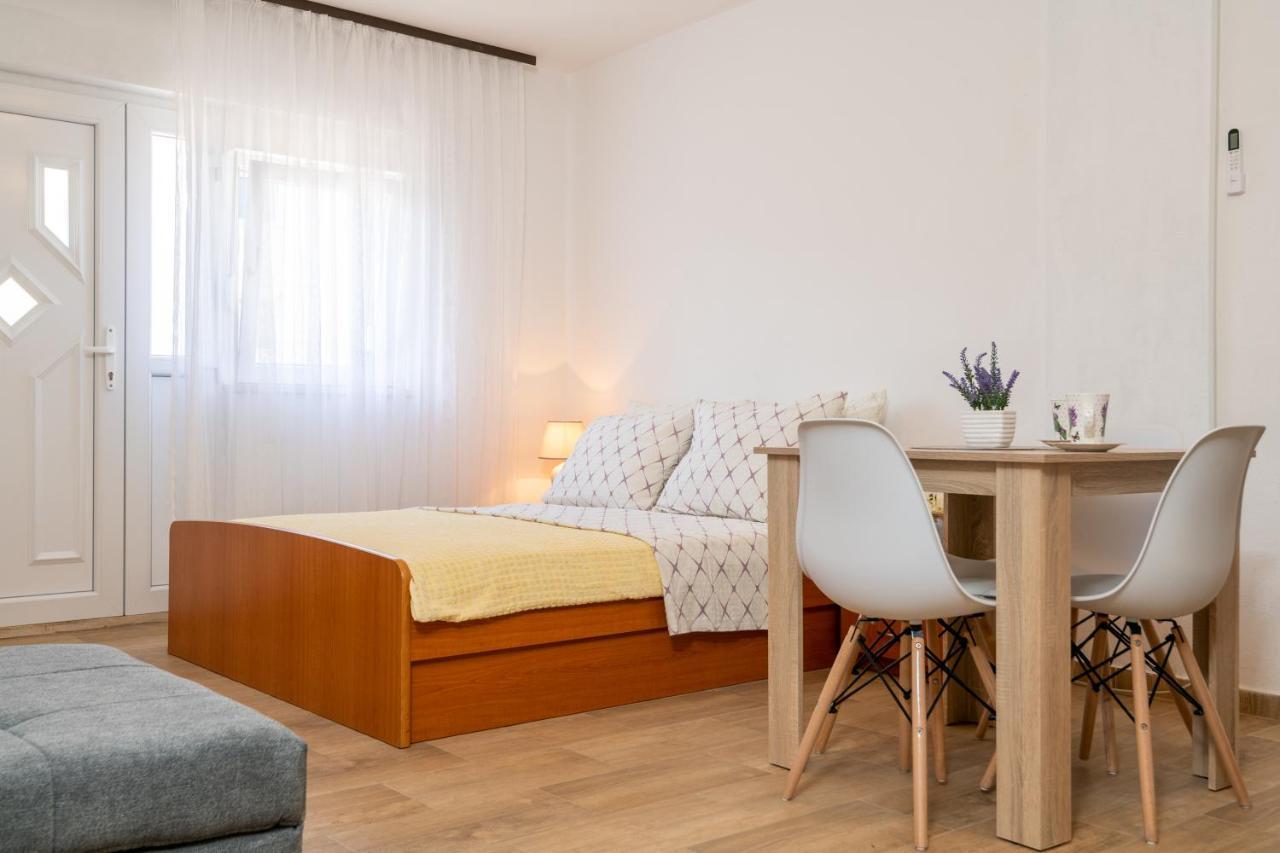 Apartmani Frane نيوم المظهر الخارجي الصورة